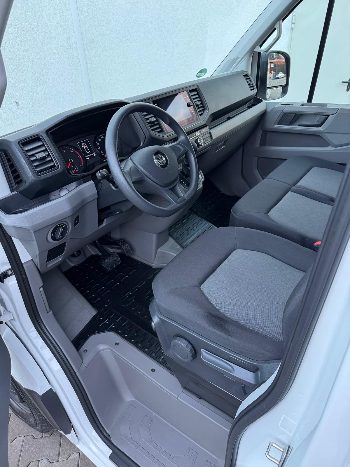 VW Crafter Innenraum nachher – professionell gereinigt und gepflegt
