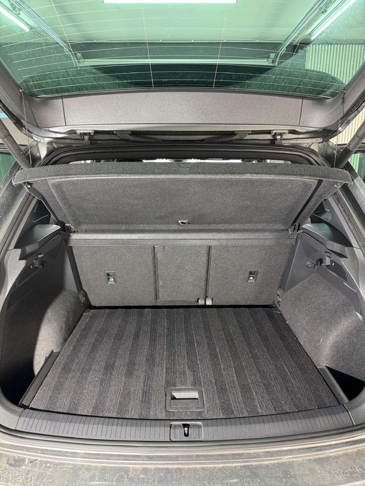 VW Tiguan Kofferraum nach gründlicher Reinigung