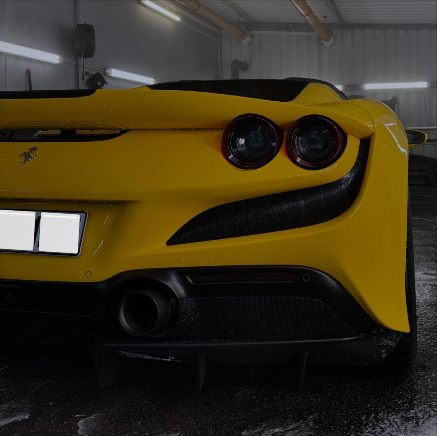 Gelber Ferrari F8 Tributo – Lackaufbereitung in der Werkstatt